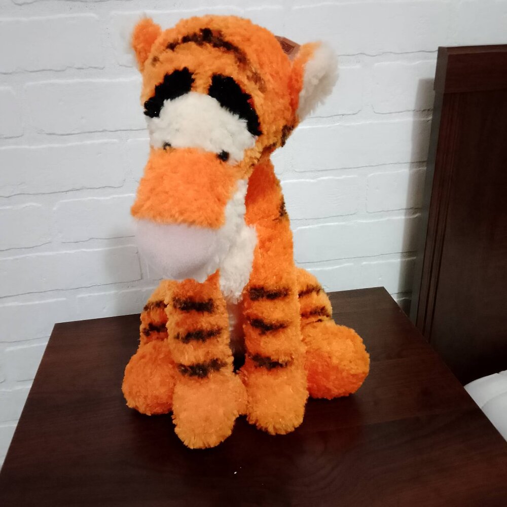 NWT Disney Parks 15" Tigger Plush Stuffed Animal Winnie the Pooh Orange